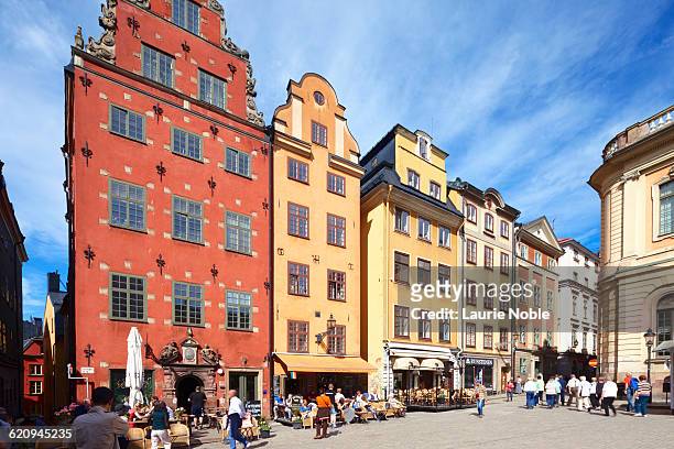 colourful buildings stortorget, stockholm, sweden - stockholm old town fotografías e imágenes de stock