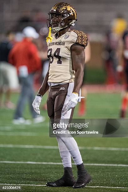 Western Michigan Broncos wide receiver Corey Davis warms up before the NCAA football game between the Ball State Cardinals and Western Michigan...