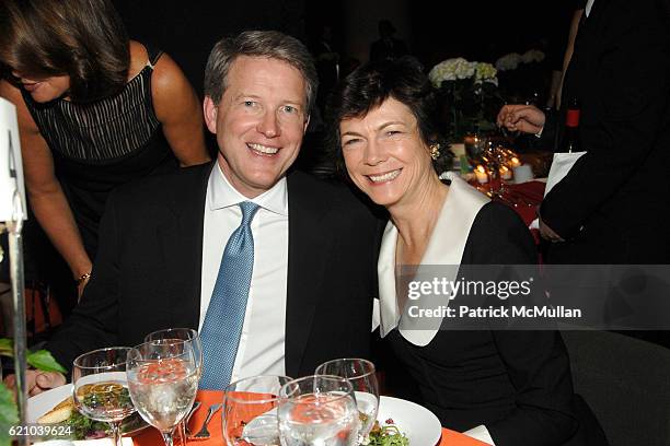 David Westin and Diana Taylor attend CHILDREN FOR CHILDREN Hosts "THE ART OF GIVING" Benefit at Christie's on May 21, 2008 in New York City.