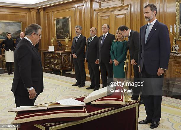 El ministro del Interior, Juan Ignacio Zoido Álvarez seen as Mariano Rajoy and 13 ministers of his new government are sworn in today to their...