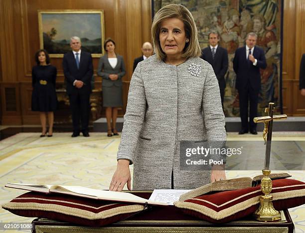 La ministra de Empleo y Seguridad Social, Fátima Báñez seen as Mariano Rajoy and 13 ministers of his new government are sworn in today to their...