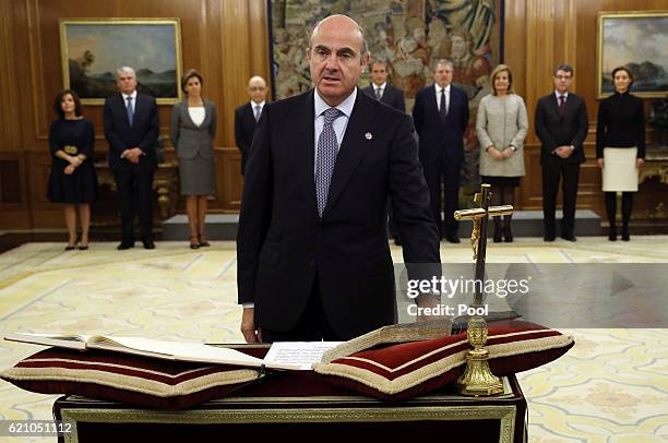 El ministro de Economía, Industria y Competitividad, Lúis de Guindos seen as Mariano Rajoy and 13 ministers of his new government are sworn in today...