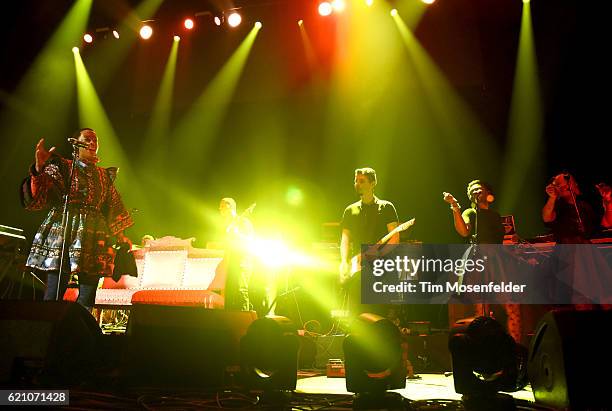 Lauryn Hill performs at Bill Graham Civic Auditorium on November 3, 2016 in San Francisco, California.