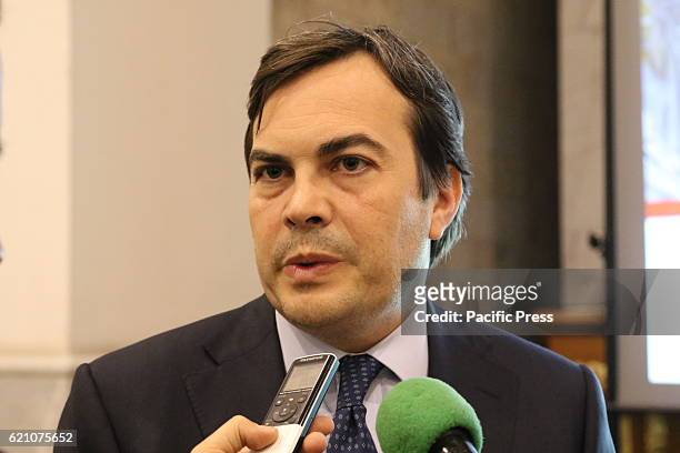 During the presentation Vincenzo Amendola, Undersecretary for Foreign Affairs and International Cooperation . Presented in Naples on the book "La...