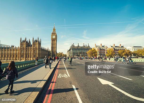 traffic-free london - westminster bridge stock pictures, royalty-free photos & images