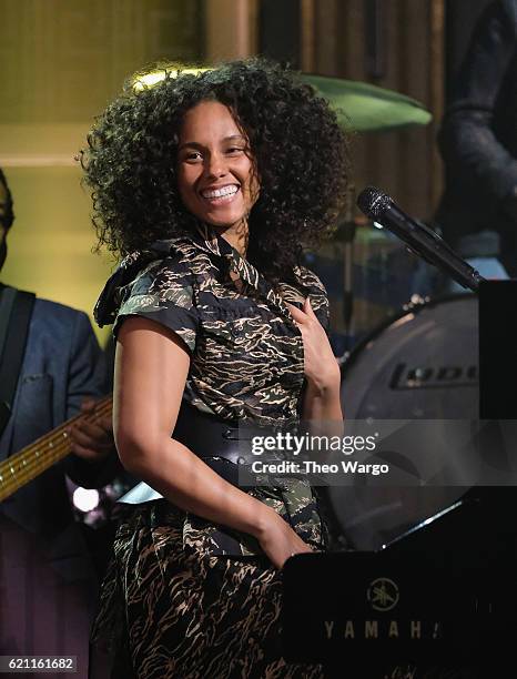 Alicia Keys performs during a taping of "The Tonight Show Starring Jimmy Fallon" at Rockefeller Center on November 4, 2016 in New York City.