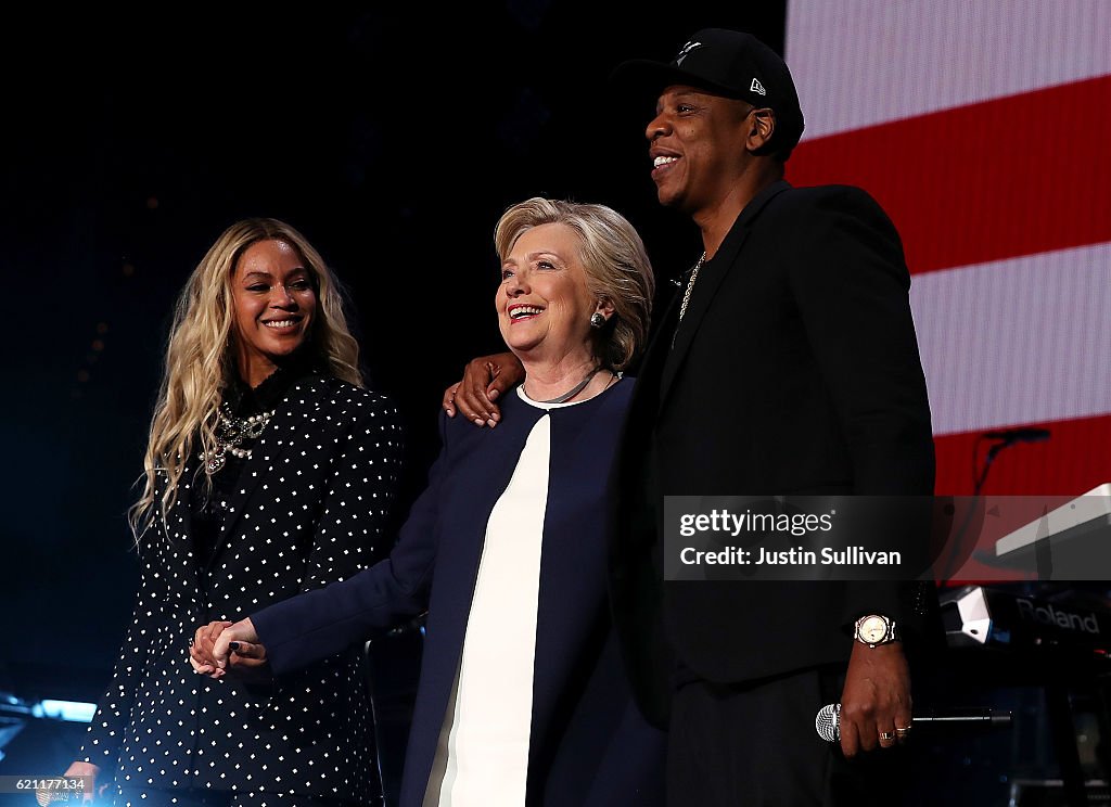 Hillary Clinton Campaigns In Key Swing States