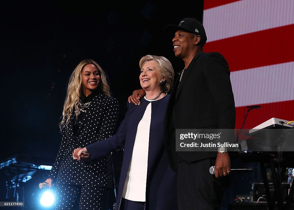 Hillary Clinton Campaigns In Key Swing States