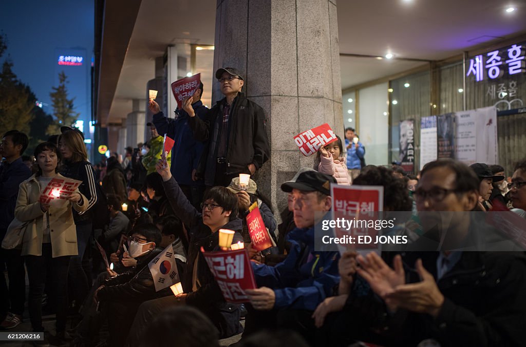 SKOREA-POLITICS-SCANDAL-PROTEST