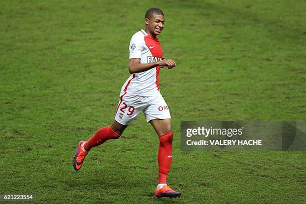 Monaco's French forward Kylian Mbappe Lottin runs during the French L1 football match Monaco vs Nancy on November 5, 2016 at the "Louis II Stadium"...