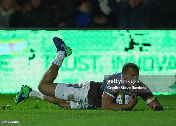 Aaron Morris of Harlequins scores a try during the Anglo-Welsh Cup match between Harlequins and Exeter Chiefs at The Stoop on November 5, 2016 in...