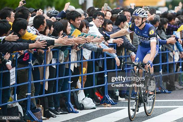 Petr Vakoc , celebrates with Japanese fans at the end of the main Race, a 57km on a circuit , at the fourth edition of the Tour de France Saitama...