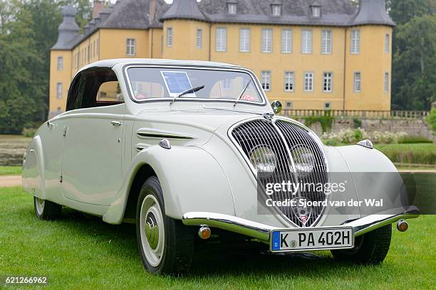 41 Peugeot 402 Stock Photos and High-Res Images - Getty Images