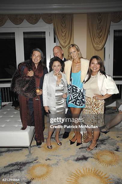 Roberto Devillacis, Nikki Haskell, Robert Duvall, Lady Victoria Hervey and Taryn Rose attend The Vision and Art of SHINJO ITO Opening Night Dinner at...