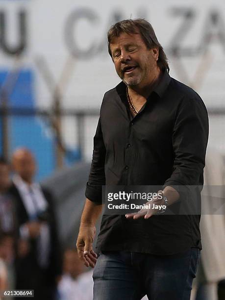 Ricardo Alberto Zielinski, coach of Racing Club, gestures during a match between Racing Club and Newell's Old Boys as part of Torneo Primera Division...