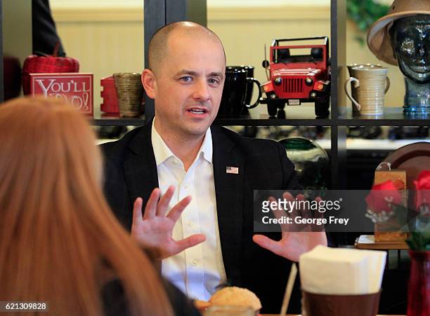 Independent presidential candidate Evan McMullin talks to supporters at the Brick House Cafe on November 5, 2016 in Cedar City, Utah. McMullin is...