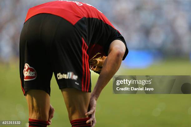 Joel Amoroso, of Newell's Old Boys, reacts after missing a chance to score during a match between Racing Club and Newell's Old Boys as part of Torneo...