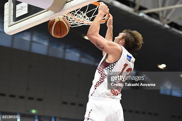 Ryan Spangler of the Kawasaki Brave Thunders slam dunks during the B. League match between Yokohama B-Corsairs and Toshiba Kawasaki Brave Thunders at...