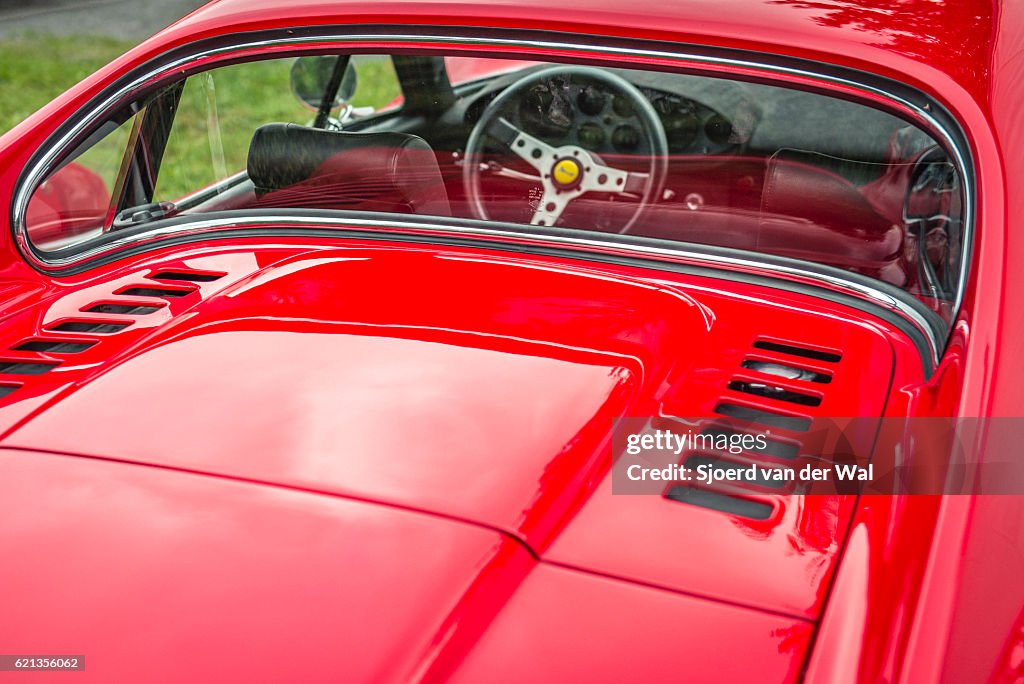 Ferrari Dino 246 GT italiano coche deportivo vintage vista trasera