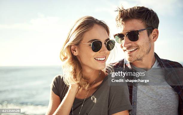 this is the perfect place - sunglasses imagens e fotografias de stock