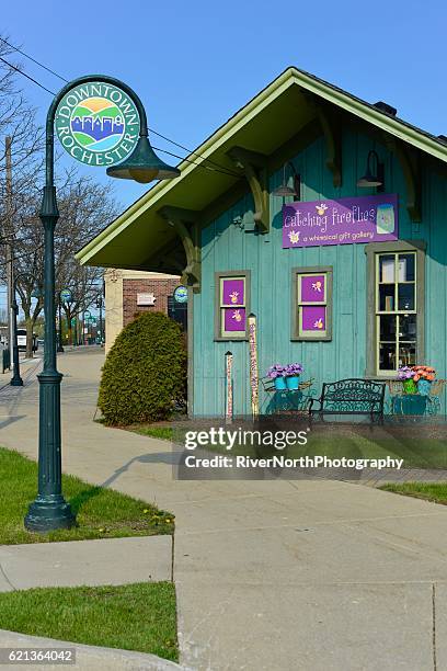 quaint arts and crafts store, rochester, michigan - catching fireflies stock pictures, royalty-free photos & images