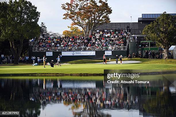 General view of the 18th green during the final round of the TOTO Japan Classics 2016 at the Taiheiyo Club Minori Course on November 6, 2016 in...