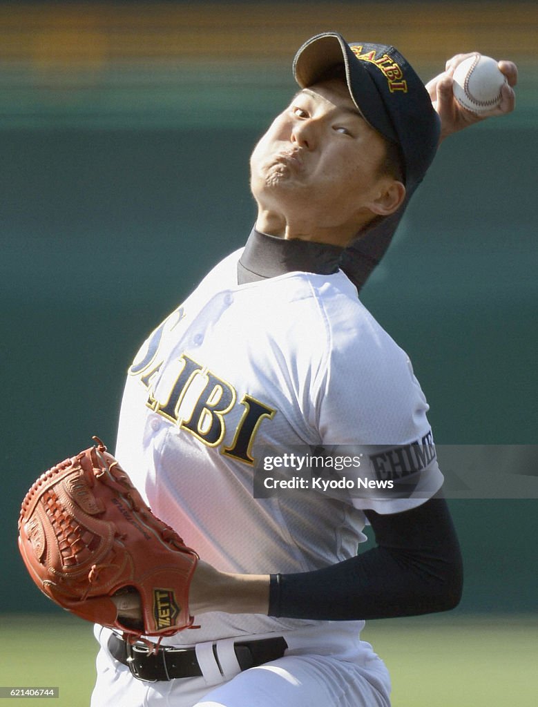 Saibi High School's Anraku pitches hard