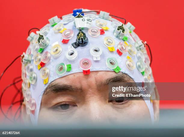 cybathlon, the first "cyborg olympics" in kloten, switzerland - eeg stockfoto's en -beelden