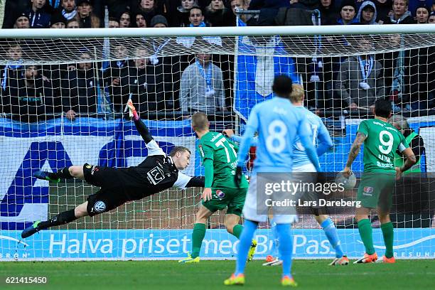 Jo Inge Berget of Malmo FF score 1-0 during the Allsvenskan match between Malmo FF and Hammarby IF at Swedbank Stadion on November 6, 2016 in Malmo,...