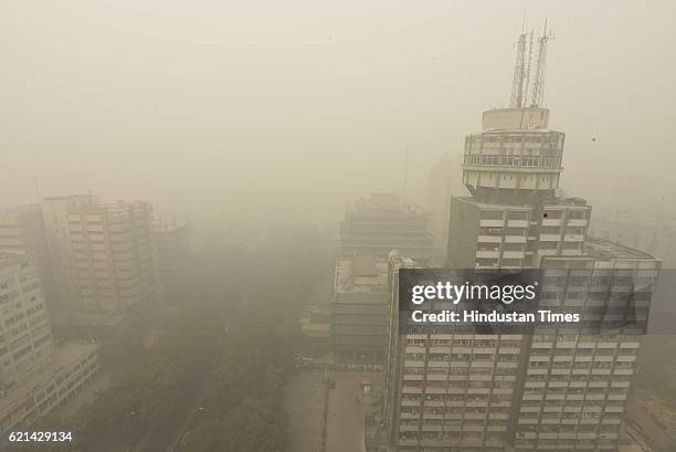The city covered under a thick blanket of Smog seen covers the capital's skyline, on November 6, 2016 in New Delhi, India. New Delhi's air quality...