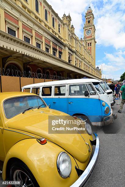 Hundreds of people visit the classic car event in São Paulo on November 6, 2016. All first Sunday of the month, the old car collectors gather at the...