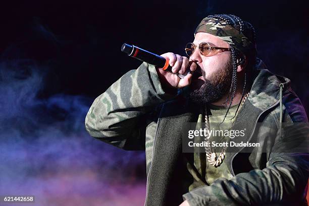 Bigbelly Rapper 463 Rapper Belly Stock Photos, High-Res Pictures, and Images - Getty Images