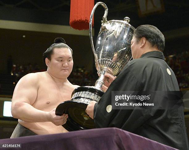 169 北の湖 敏満 写真 Stock Photos, High-Res Pictures, and Images - Getty Images