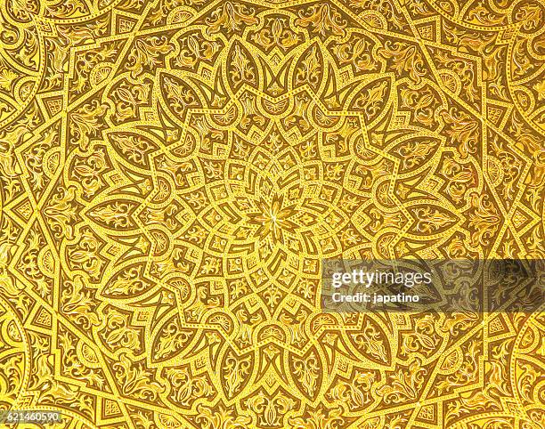 handmade plate with damascene decoration. crafts typical toledo - provincie-toledo stockfoto's en -beelden