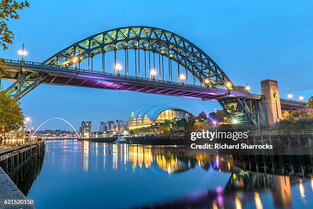 river tyne sunset - タイン川 ストックフォトと画像