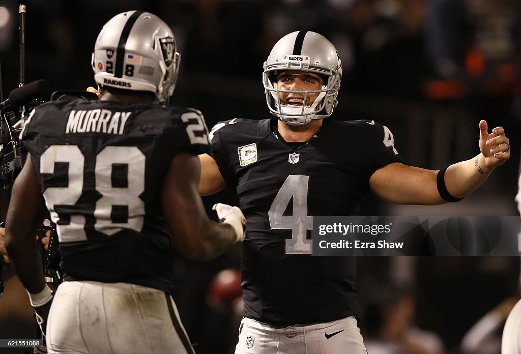 Denver Broncos v Oakland Raiders