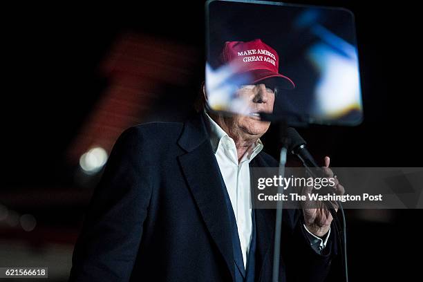 Republican presidential candidate Donald Trump speaks during a campaign event at an Atlantic Aviation hanger in Moon Township, PA on Sunday November...