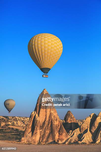 heißluftballon  - hot air balloon ride stock-fotos und bilder