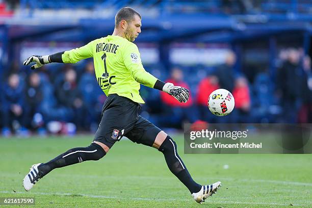 Remy Vercoutre of Caen during the Ligue 1 match between SM Caen and OGC Nice at Stade Michel D'Ornano on November 6, 2016 in Caen, France.