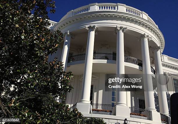 White House Side View Photos and Premium High Res Pictures - Getty Images
