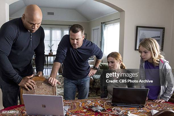 Parallel Resistors" -- Pictured: LL COOL J , Chris O'Donnell , Kandis Fay and Shree Crooks . After a graduate student developing an electromagnetic...