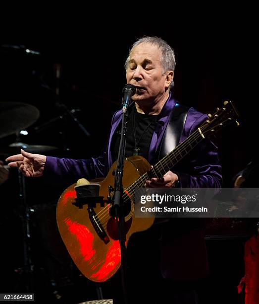 Paul Simon performs at Royal Albert Hall on November 7, 2016 in London, England.