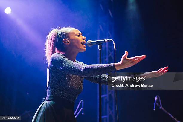 Shea Jones Singer 379 Cherie (Singer) Photos & High Res Pictures - Getty Images