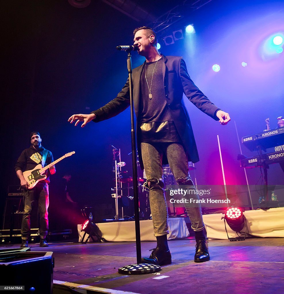 Seven Java Band Swiss singer Jan Dettwyler aka Seven performs live during a concert ...