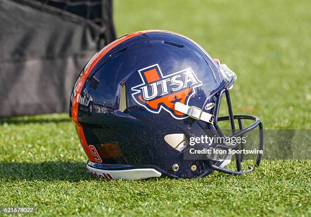 Utsa Helmets Photos and Premium High Res Pictures - Getty Images