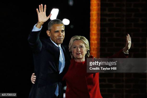 Barack Obama and Hillary Clinton attend "The Night Before" campaign rally at Independence Hall on November 7, 2016 in Philadelphia, Pennsylvania.