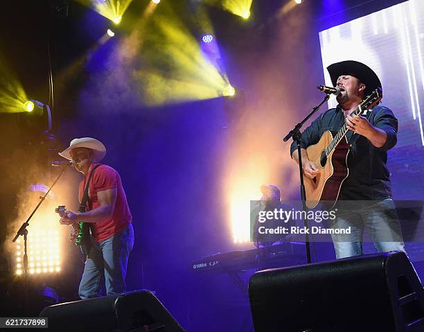 Male Vocalist of the Year Tate Stevens performs during the 2016 Nashville Universe Awards at Wildhorse Saloon on November 7, 2016 in Nashville,...