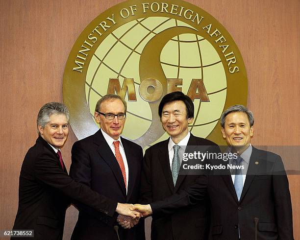 South Korea - Australian Defense Minister Stephen Smith, Australian Foreign Minister Bob Carr, South Korean Foreign Minister Yun Byung Se and South...