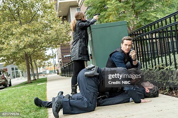 Shot Heard Around The World" Episode 408 -- Pictured: Jesse Lee Soffer as Jay Halstead --