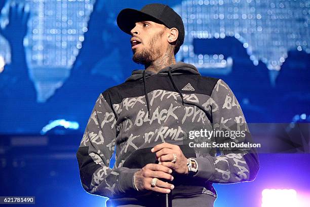 Singer Chris Brown performs onstage during the 92.3 Real Show at The Forum on November 5, 2016 in Inglewood, California.